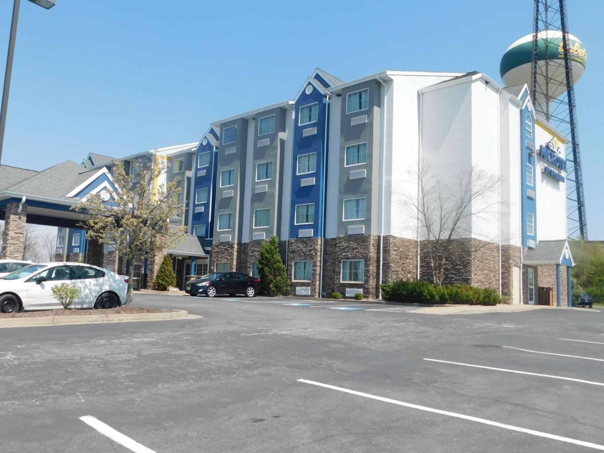 Microtel Inn & Suites By Wyndham Wheeling At The Highlands Triadelphia Extérieur photo