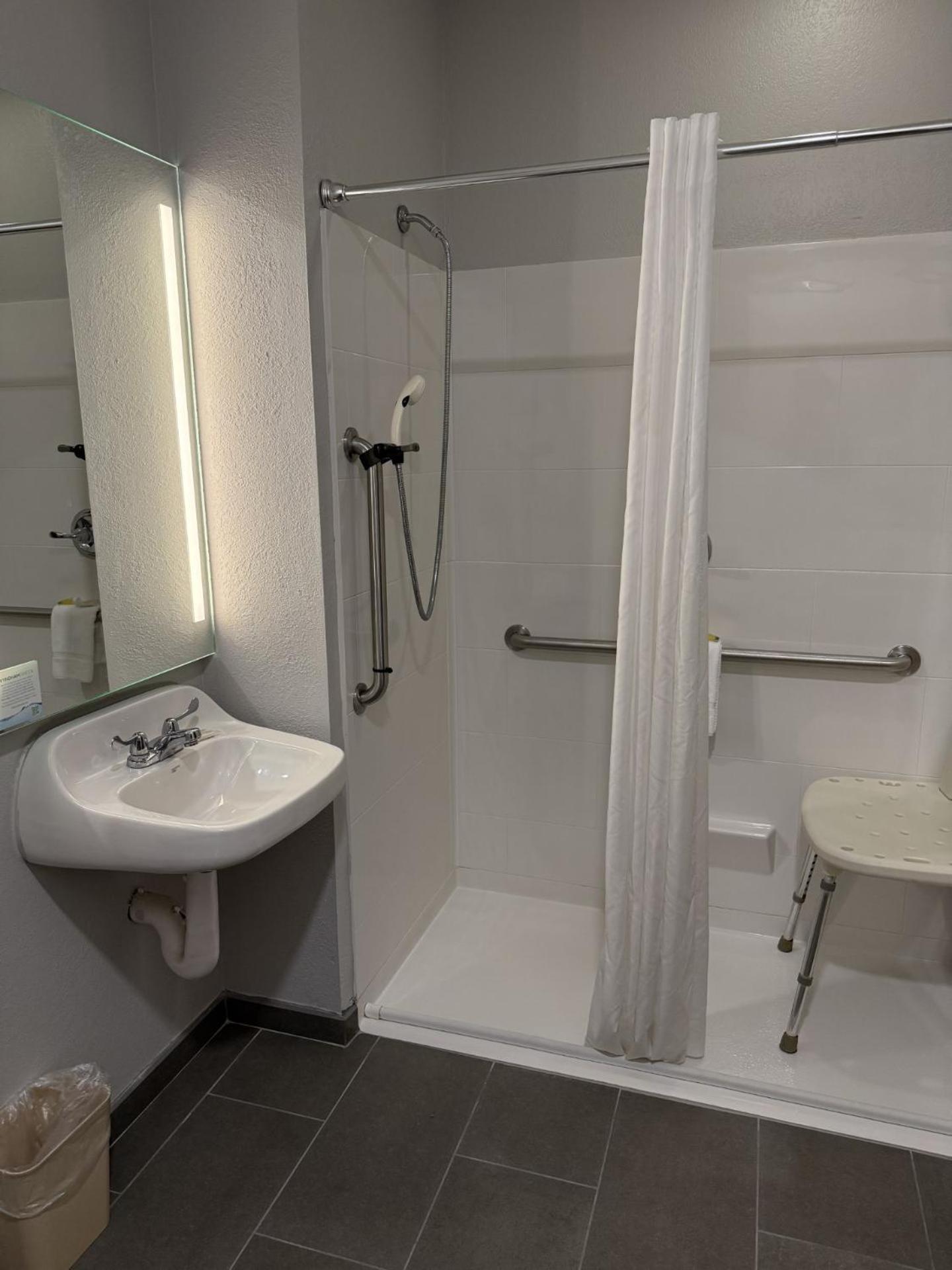 Microtel Inn & Suites By Wyndham Wheeling At The Highlands Triadelphia Extérieur photo