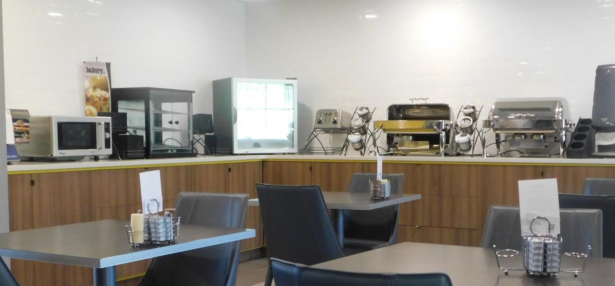Microtel Inn & Suites By Wyndham Wheeling At The Highlands Triadelphia Extérieur photo