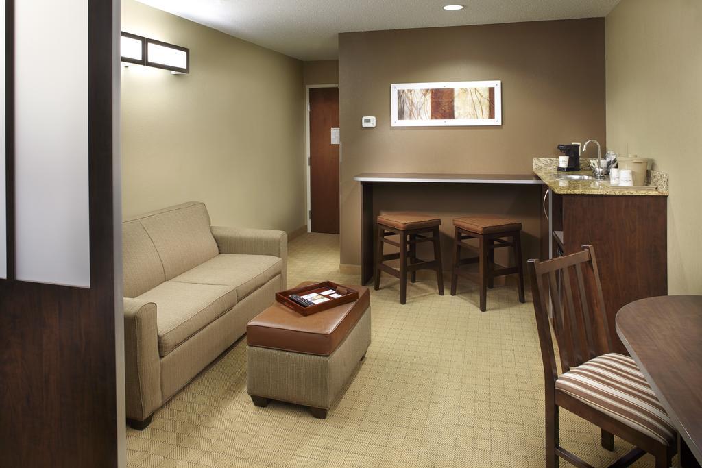 Microtel Inn & Suites By Wyndham Wheeling At The Highlands Triadelphia Extérieur photo