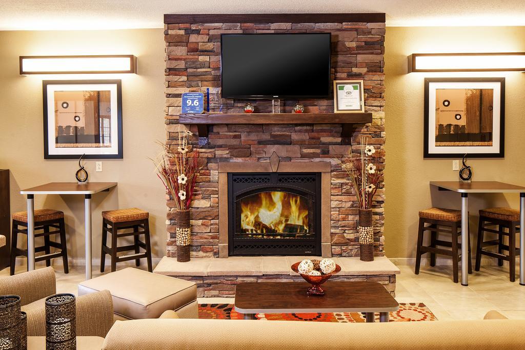 Microtel Inn & Suites By Wyndham Wheeling At The Highlands Triadelphia Extérieur photo
