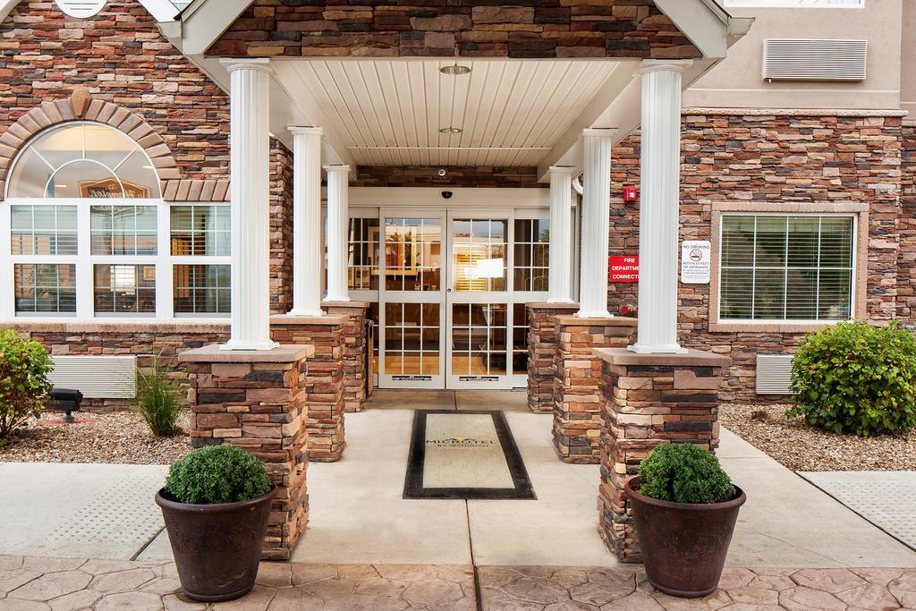 Microtel Inn & Suites By Wyndham Wheeling At The Highlands Triadelphia Extérieur photo