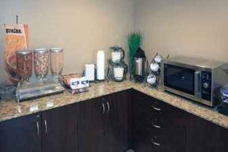Microtel Inn & Suites By Wyndham Wheeling At The Highlands Triadelphia Extérieur photo