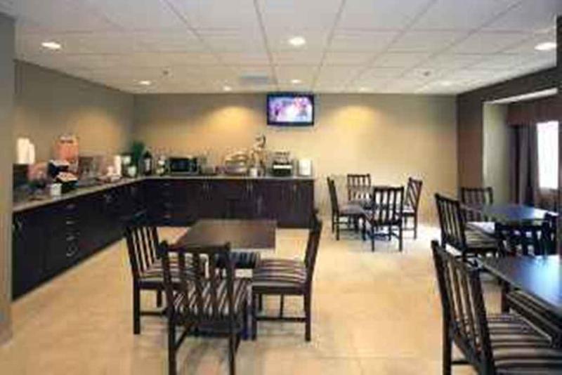 Microtel Inn & Suites By Wyndham Wheeling At The Highlands Triadelphia Extérieur photo