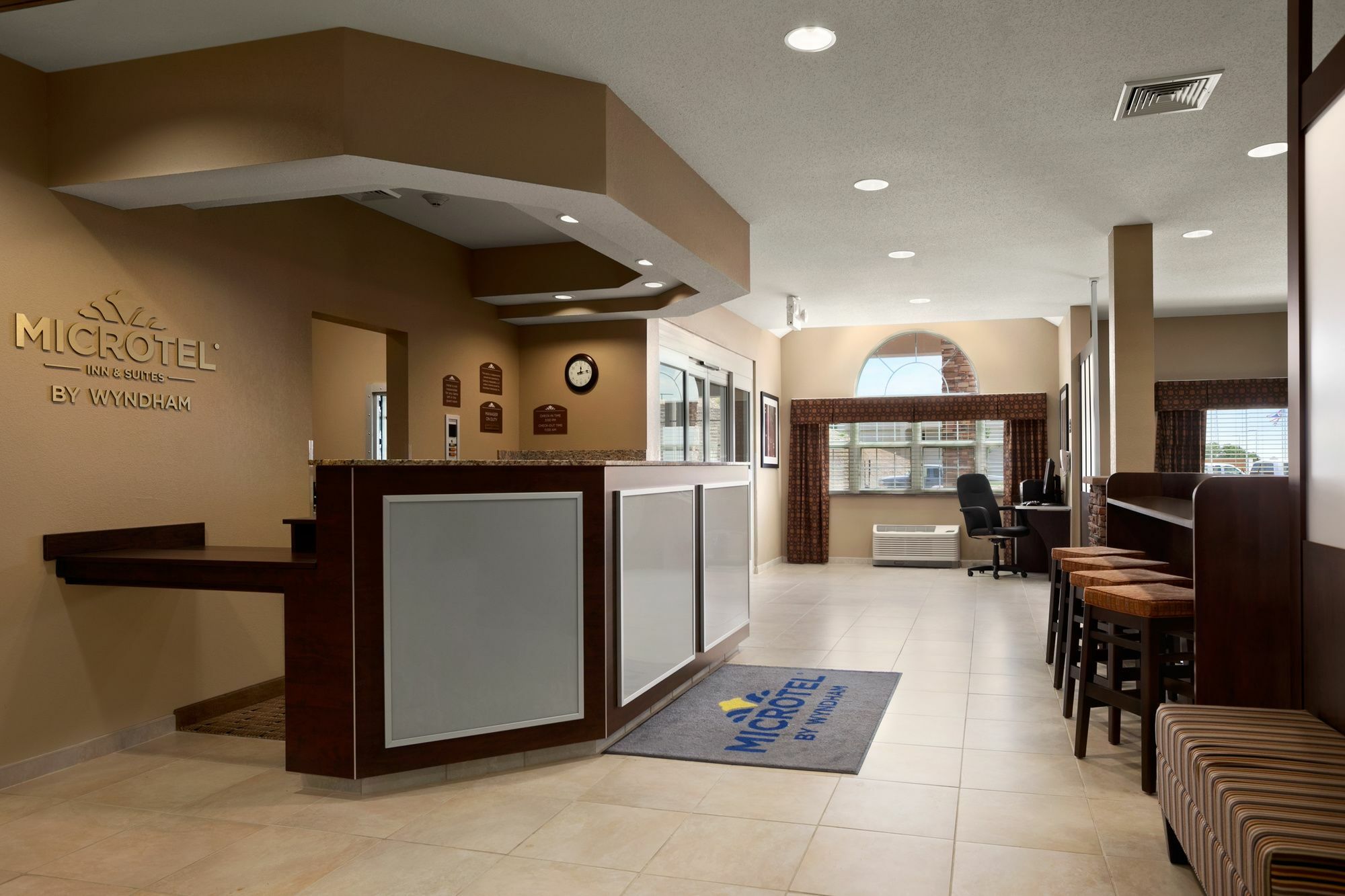 Microtel Inn & Suites By Wyndham Wheeling At The Highlands Triadelphia Extérieur photo