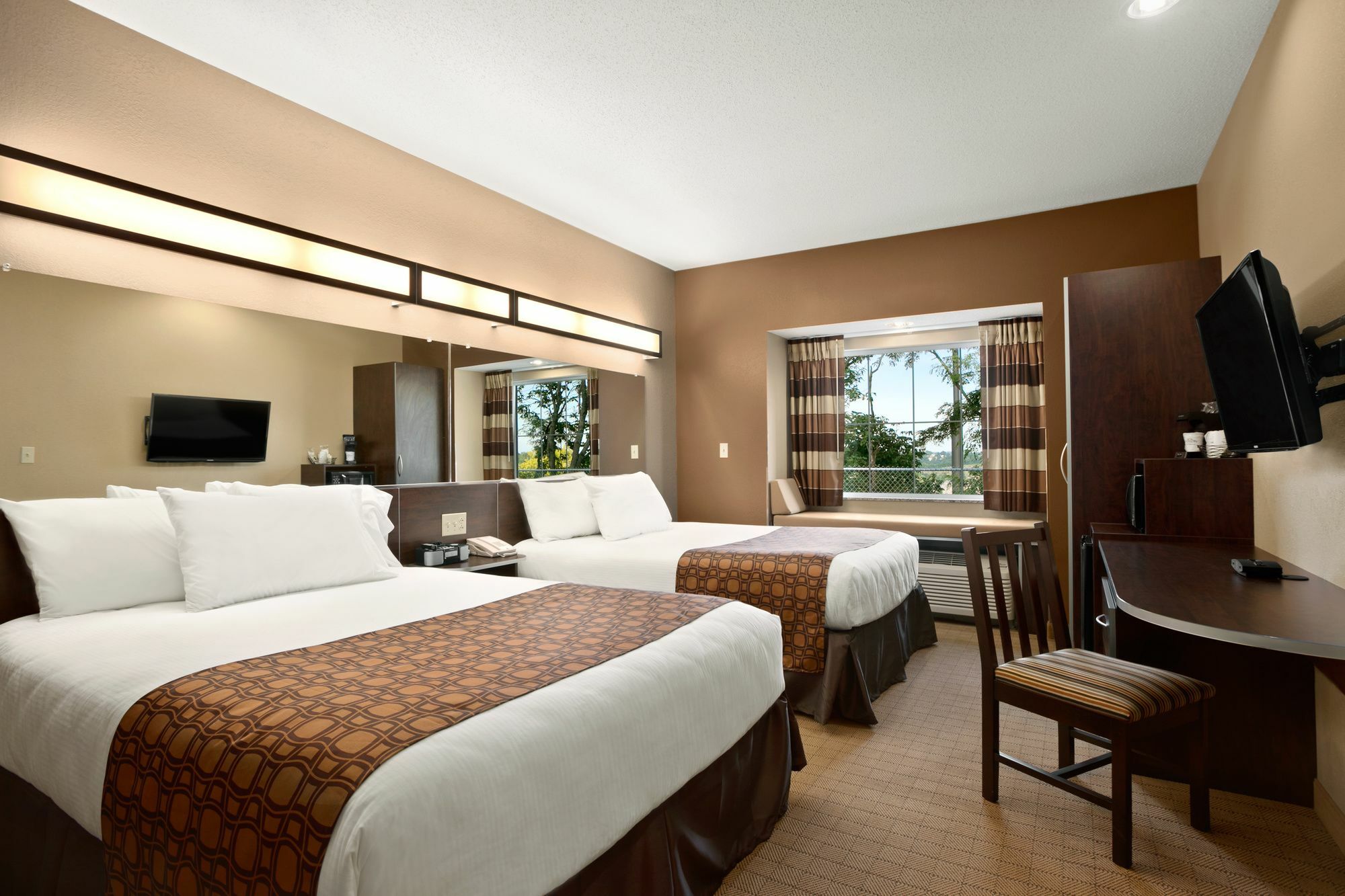 Microtel Inn & Suites By Wyndham Wheeling At The Highlands Triadelphia Extérieur photo